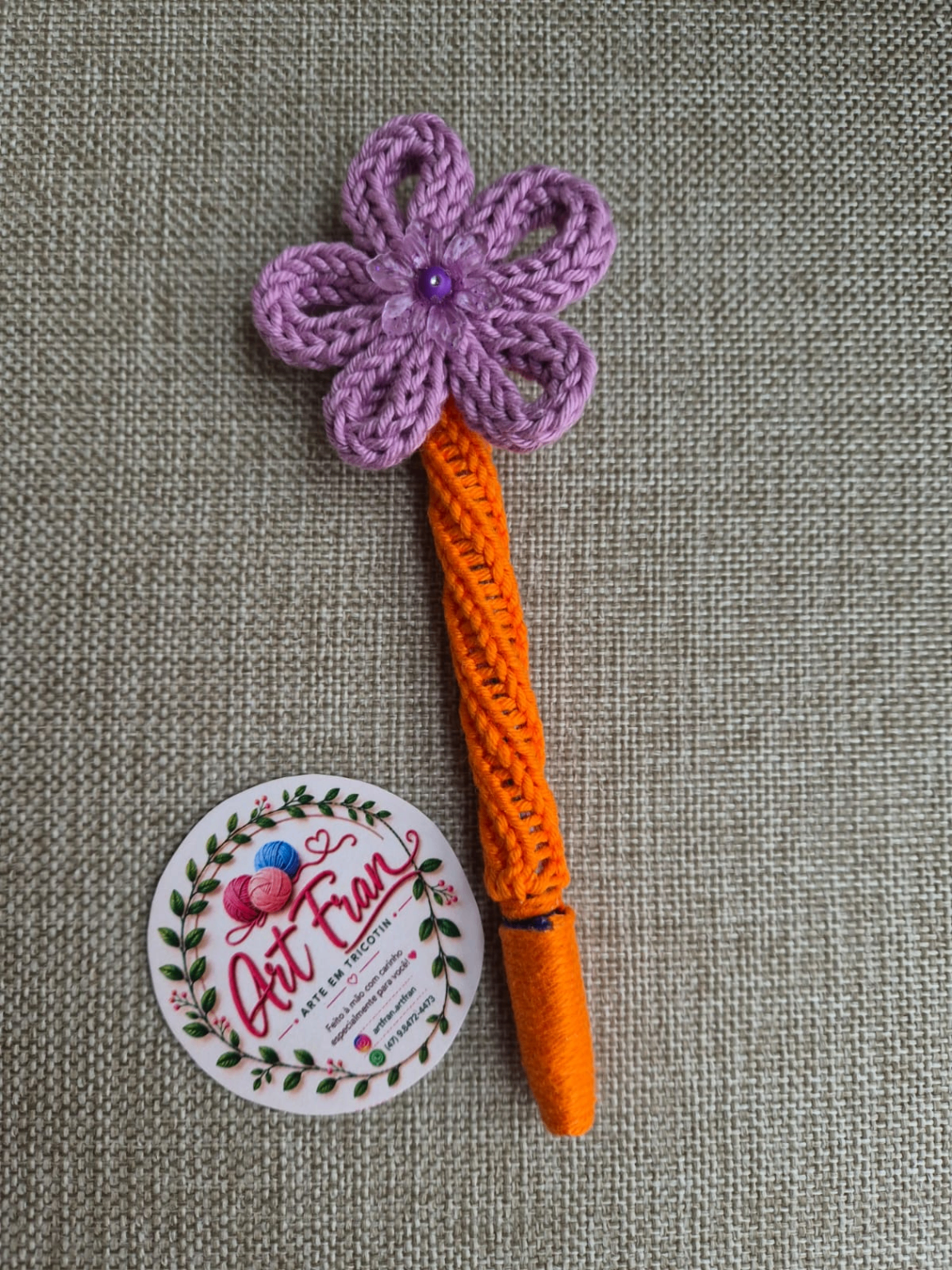 Caneta Flor decorada em tricotin artesanal feito à mão